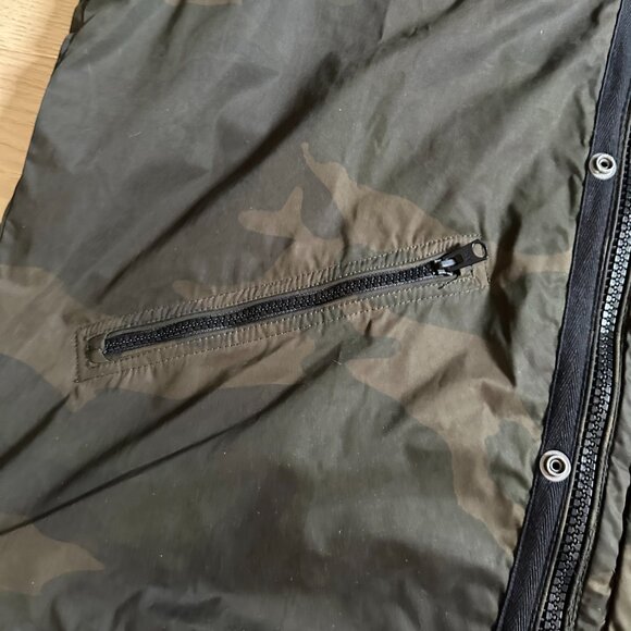 Abercrombie & Fitch Men's Camo Rain Coat, Size XL - Picture 4 of 6
